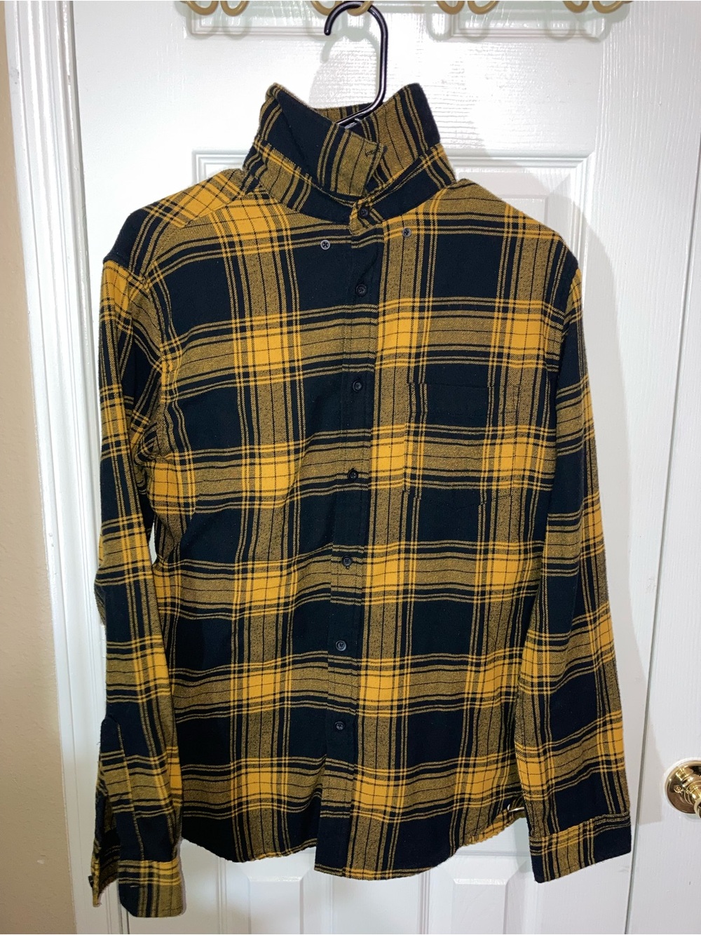 Men's Yellow and Black Plaid Casual Button-Down Shirt